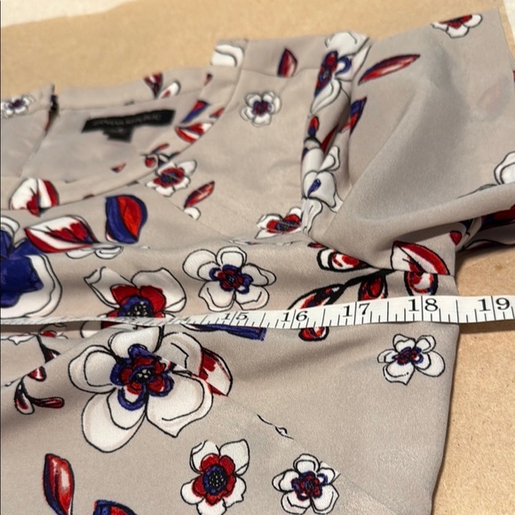 Banana Republic Floral Print Short Sleeve Dress 6 - Picture 9 of 14